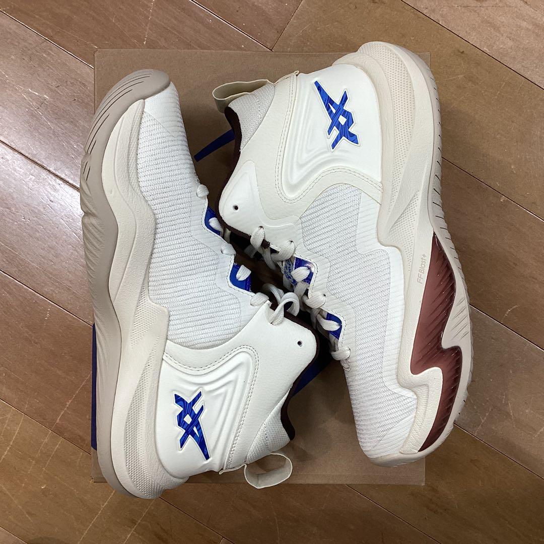 シューズ(男性用) NOVA SURGE 3 750 24.5cm