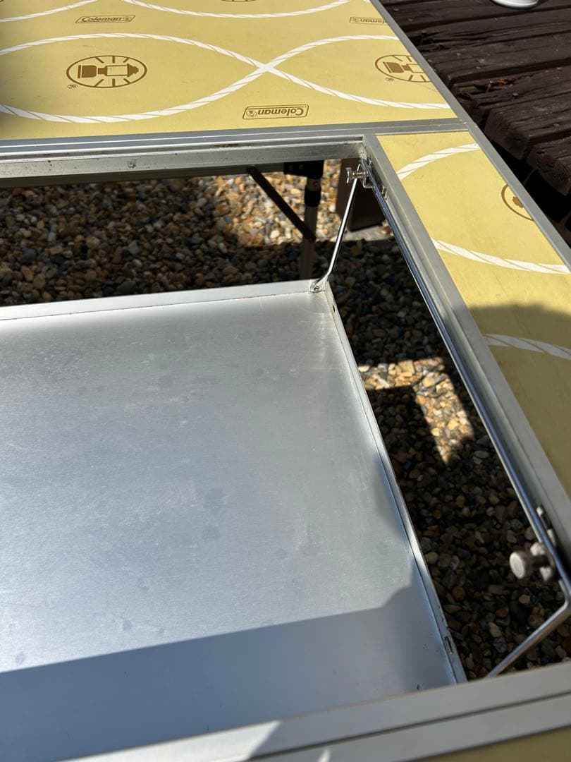 テーブル・チェア・ハンモック Coleman SLIM 4-FOLDING BBQ TABLE