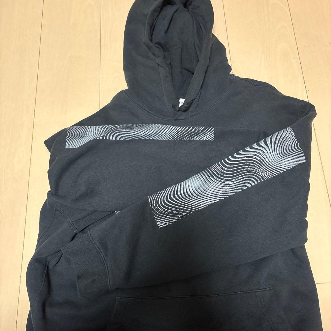 リヴァプール　ナイキ　パーカー　定価21000円　限定特価