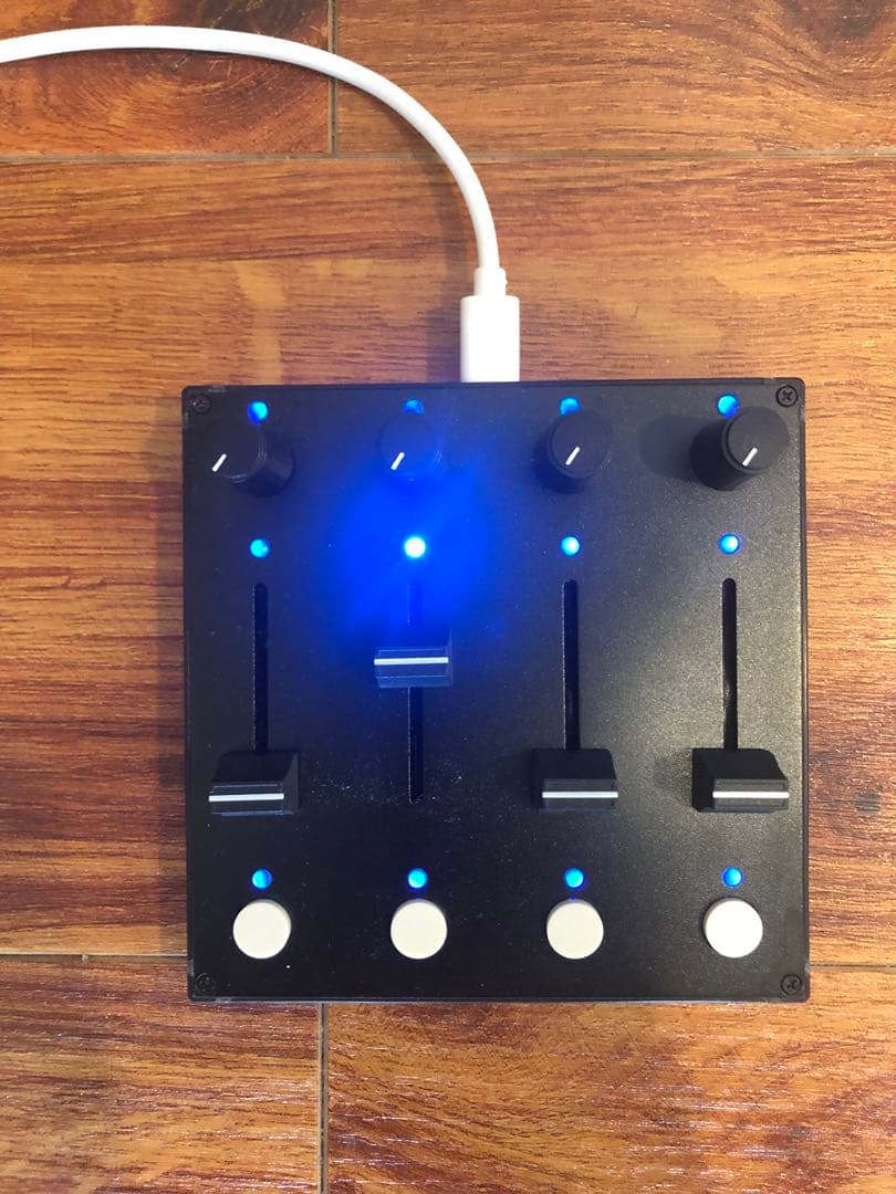 【中古】intech studio PBF4 MIDIコントローラー