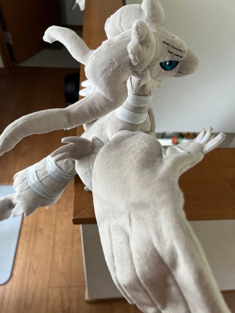 ポケモン　レシラム　ポーズチェンジぬいぐるみ