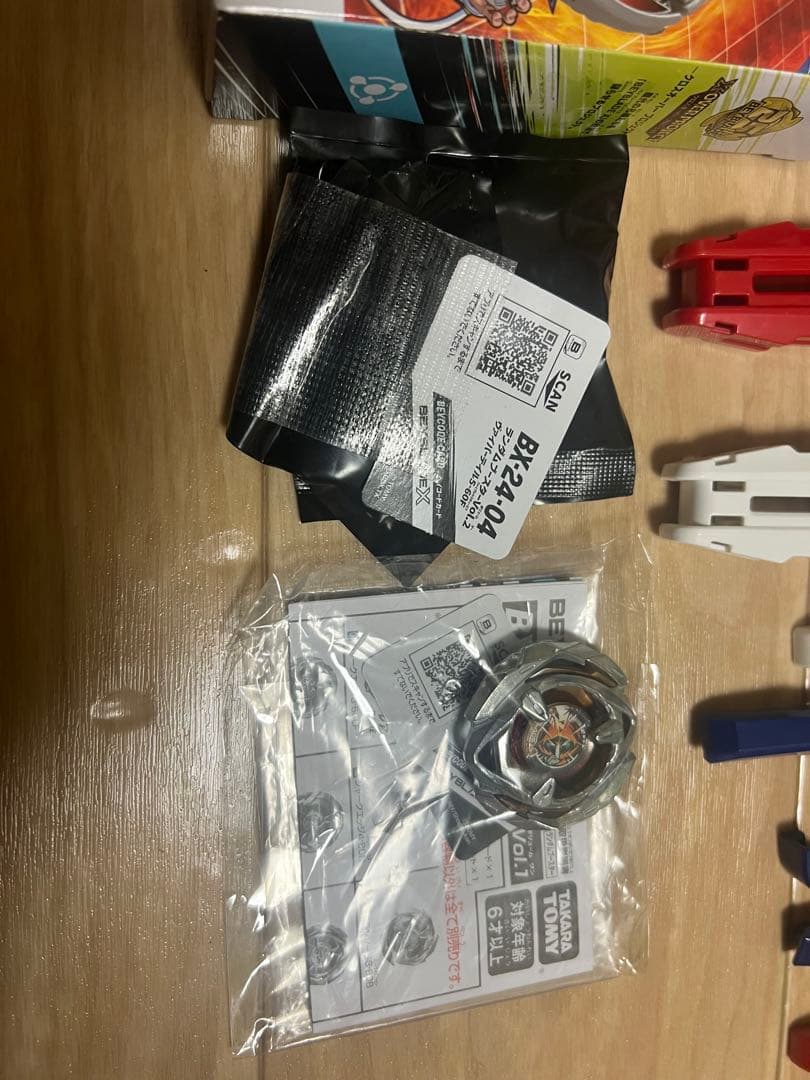 Beyblade X セット 多数のパーツ付き