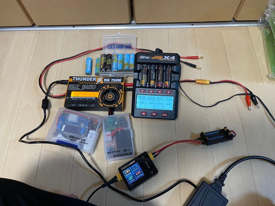 るるさん　引退品　充放電、モーター慣らし用機材一式セットにて