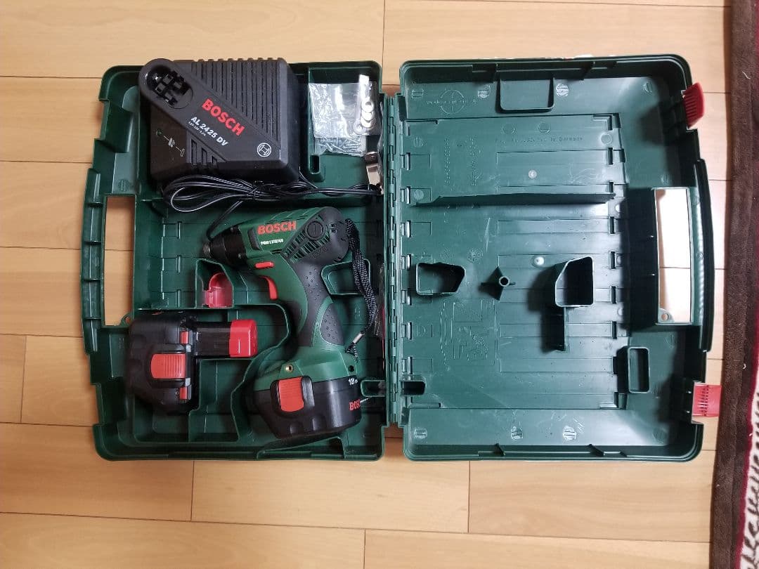 BOSCH インパクトドライバー　新品