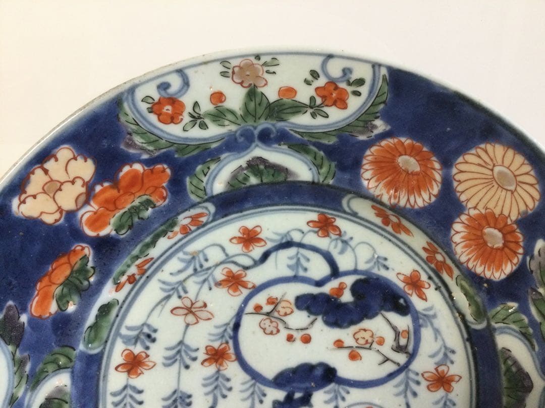 古伊万里焼 錦絵皿 時代物 江戸期 皿立て付 飾り皿 骨董 M