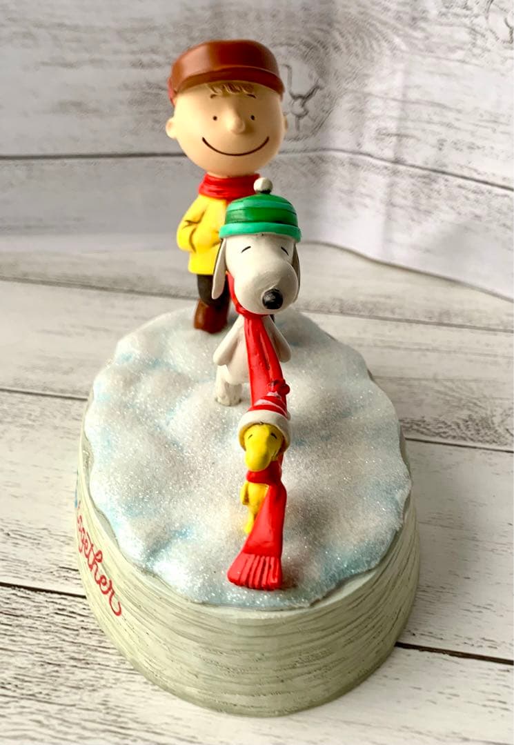 新品未使用　ホールマーク　チャーリーブラウン　スヌーピー　フィギュア　置物