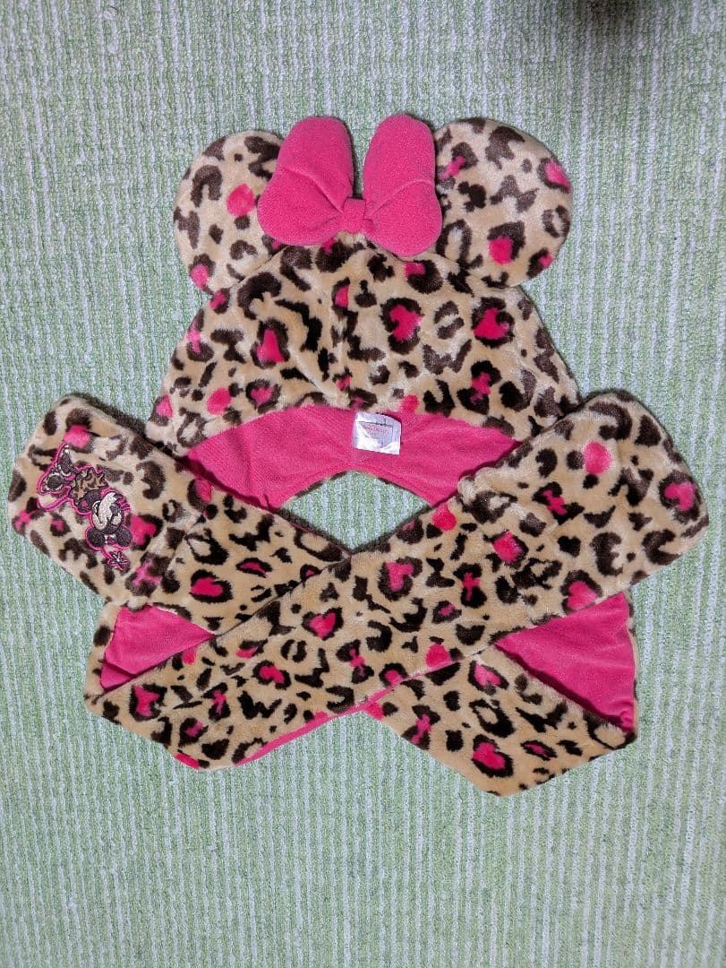 ディズニー　ミニーマフラーキャップ