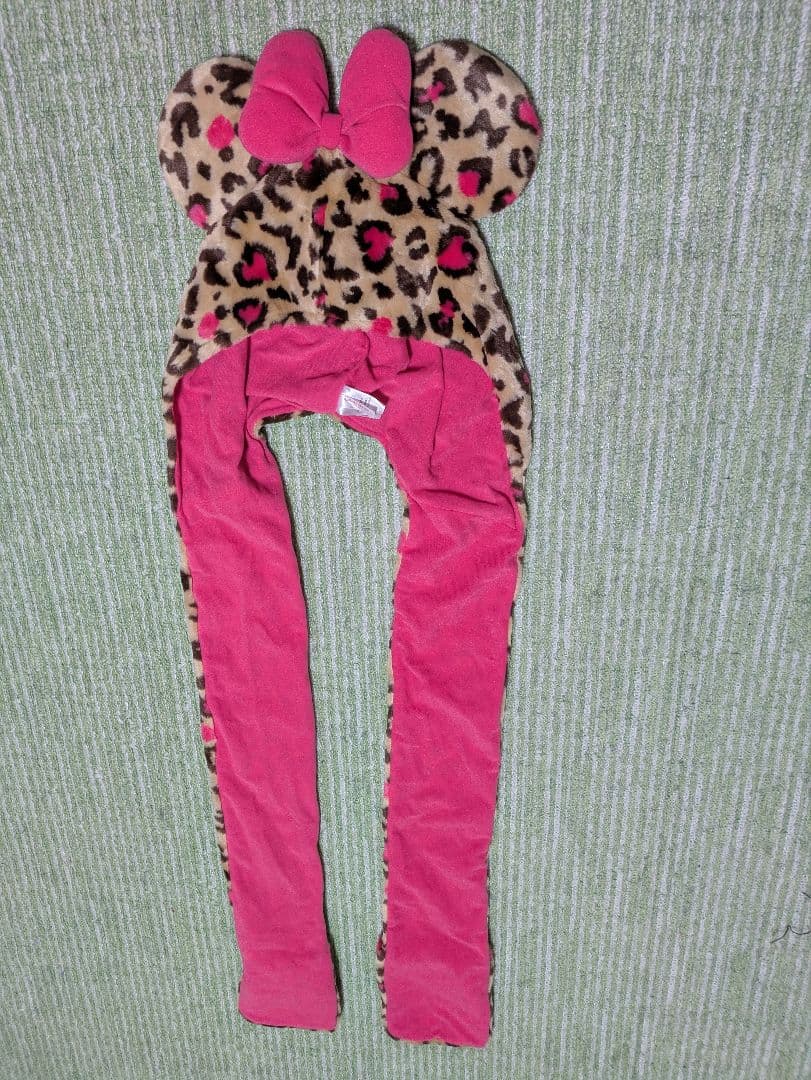 ディズニー　ミニーマフラーキャップ