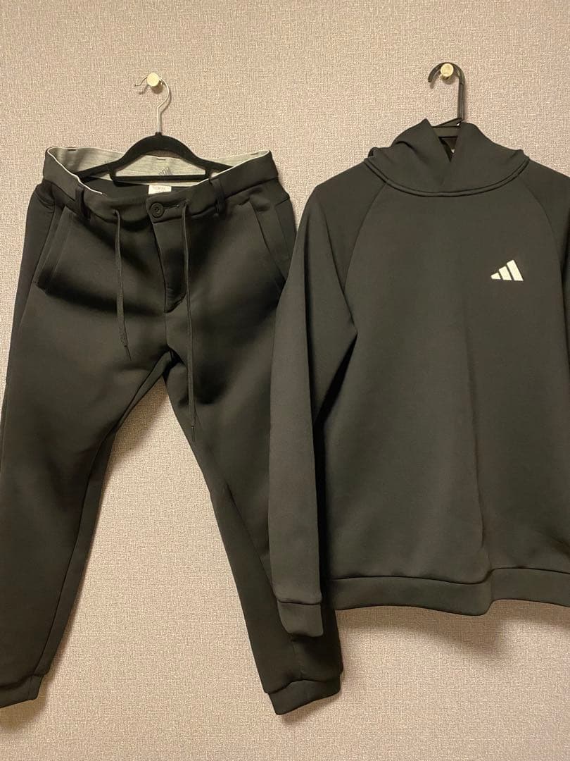 adidas ブラック フーディー パンツセット