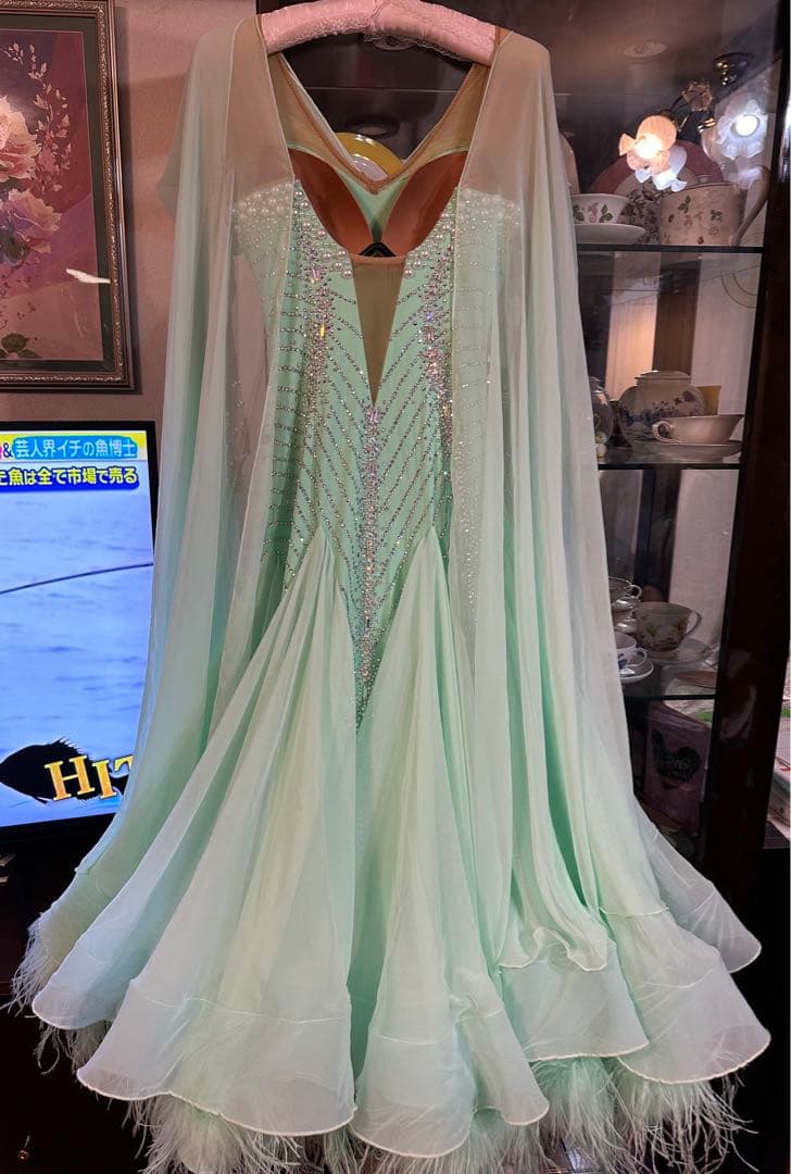 ダンス競技，デモ用ドレス