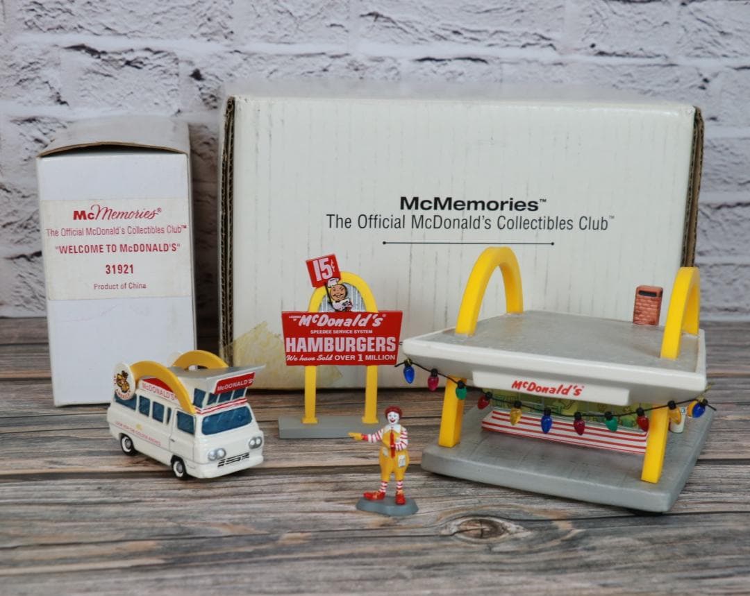 【マクドナルド】　ライト付きセラミックレストランとロナルドとマクドナルドのバン