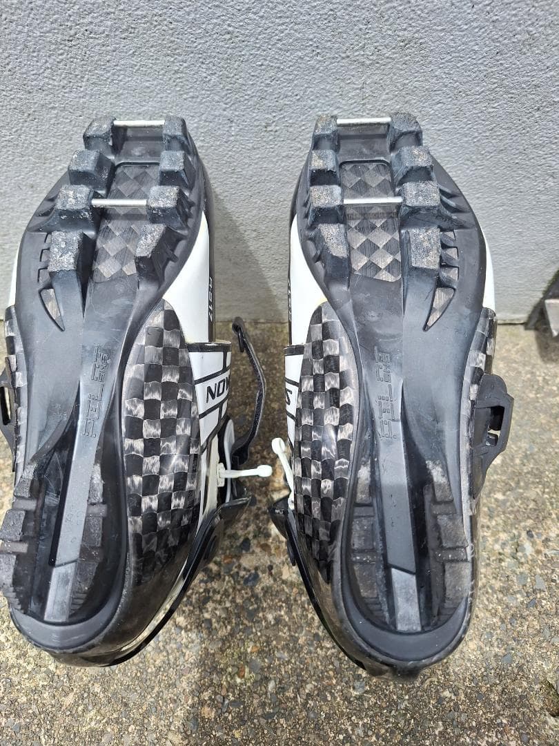 SALOMON クロスカントリースキーブーツ