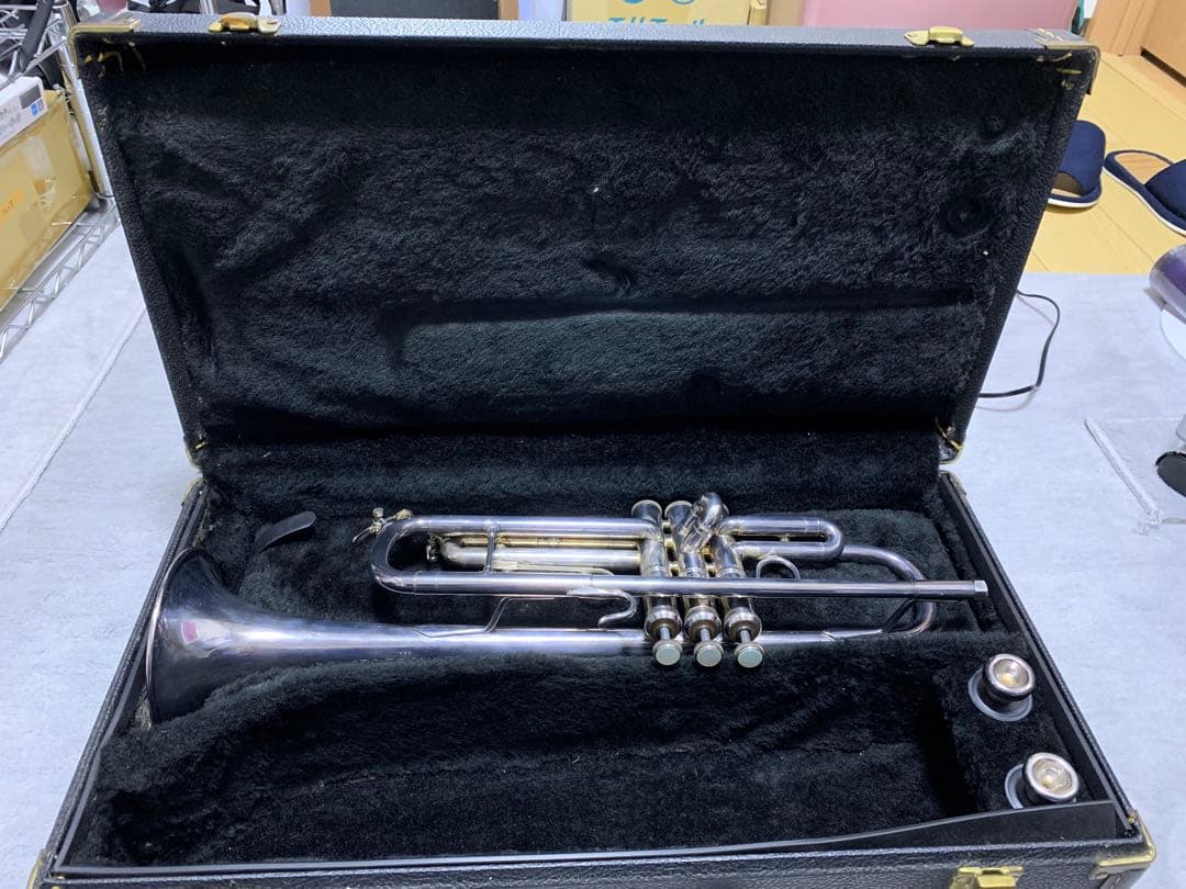 VincentBachMERCEDES トランペット 880SP ケース付き