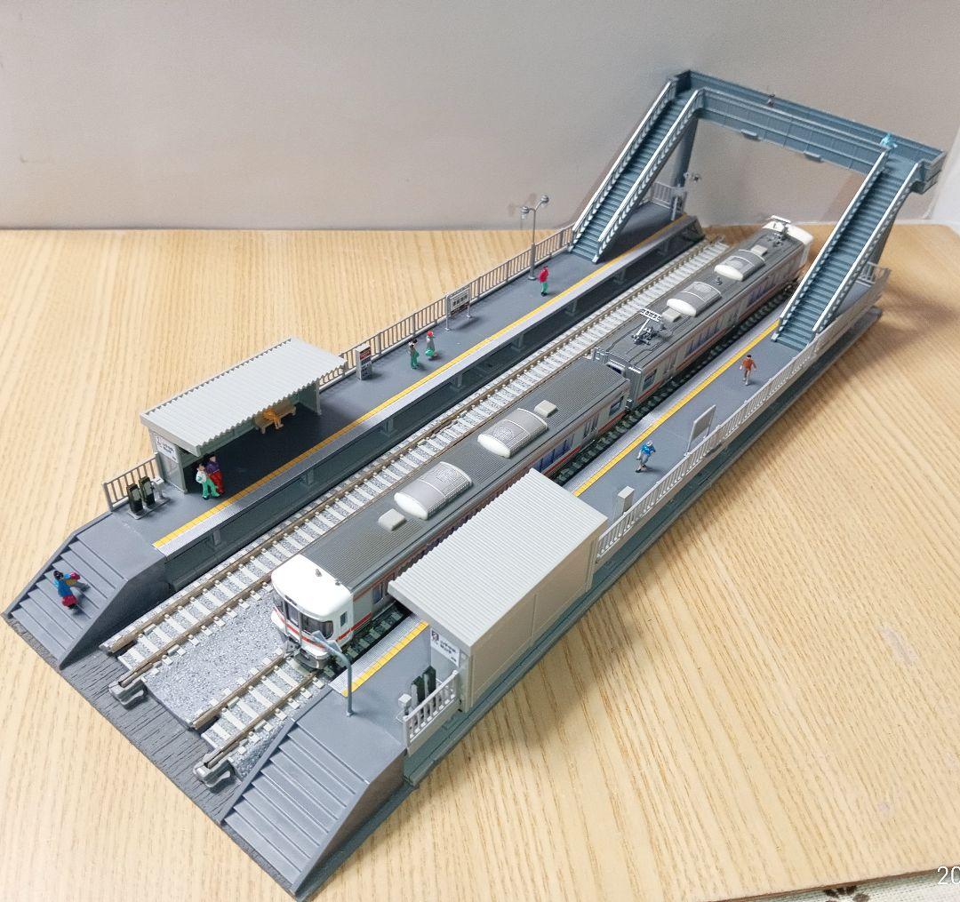 Nゲージ 対向式ホームセット（レール付き）ジオラマ