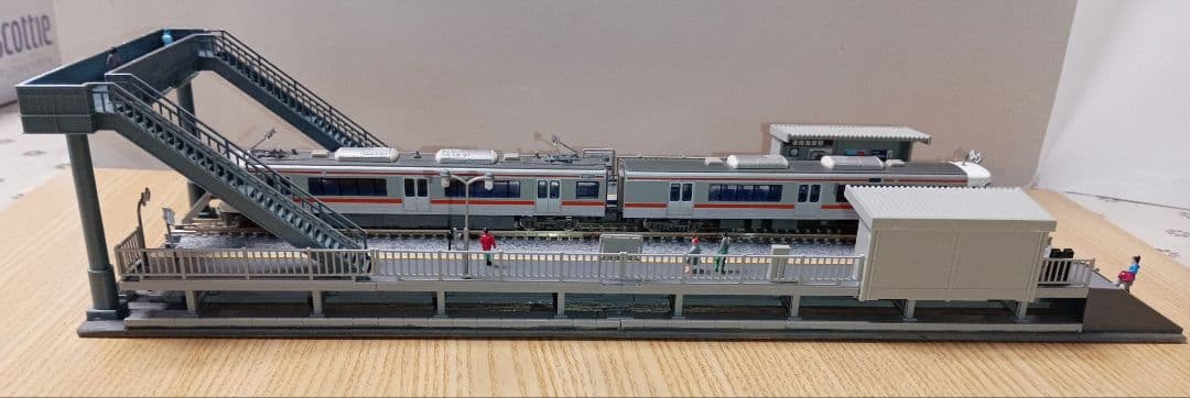 Nゲージ 対向式ホームセット（レール付き）ジオラマ