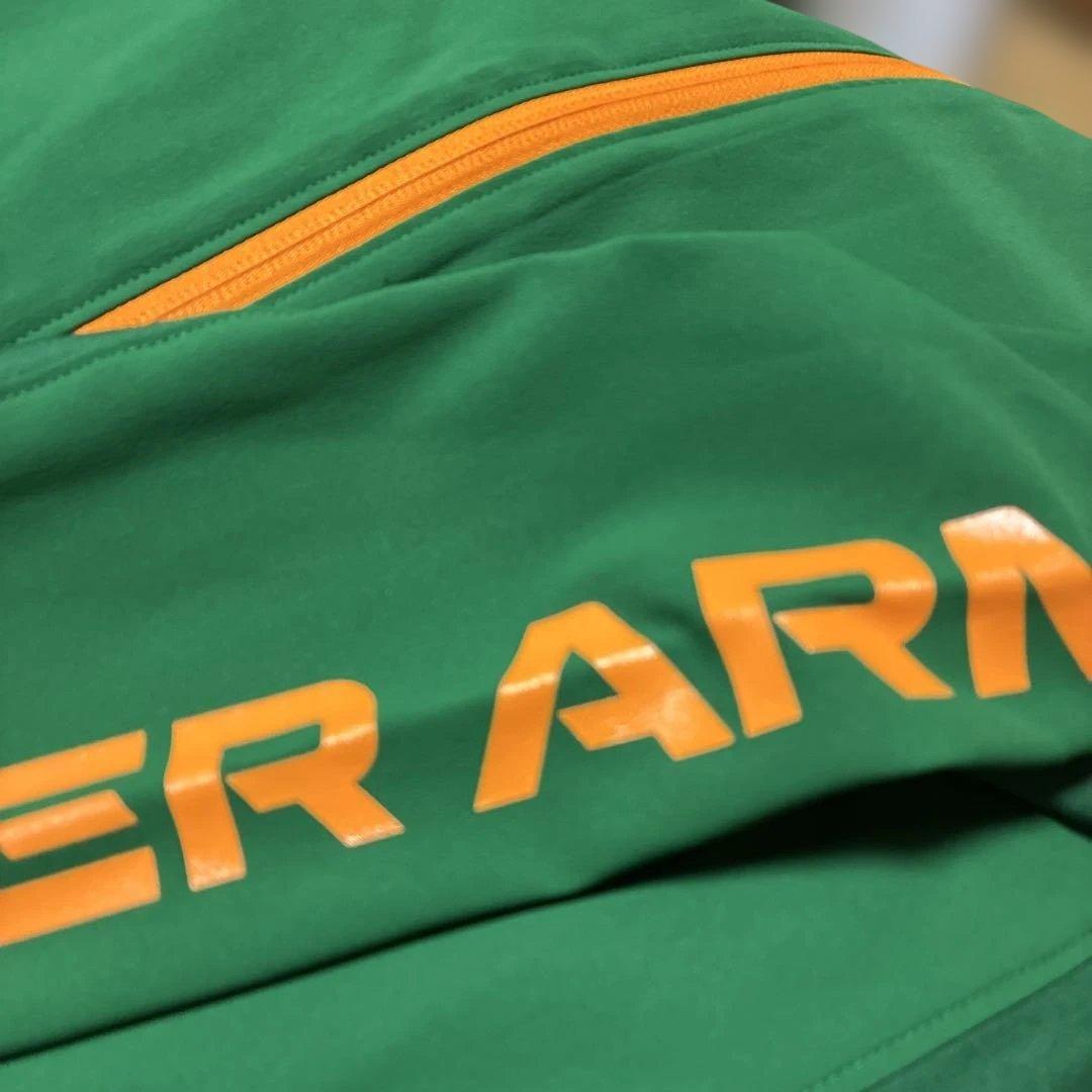 青森山田高校サッカー部アンダーアーマーフルジップトレーニングウェア長袖三冠世代