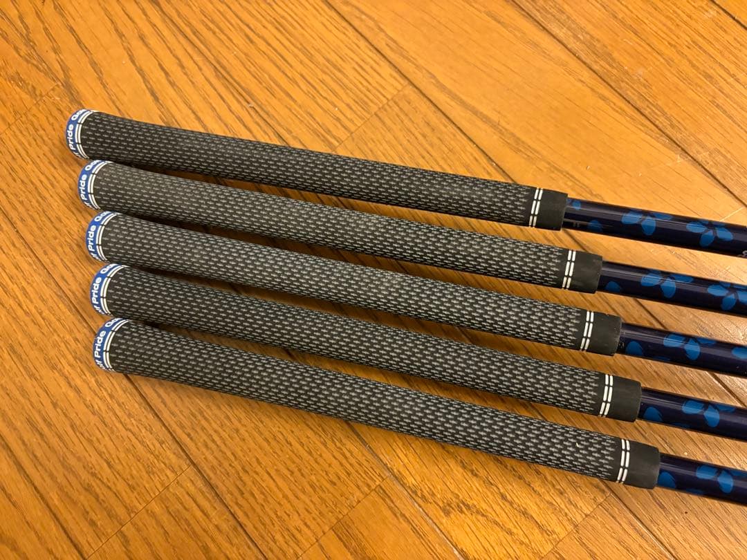 【超激安！】Qi アイアンセット（5本）カーボン（S）