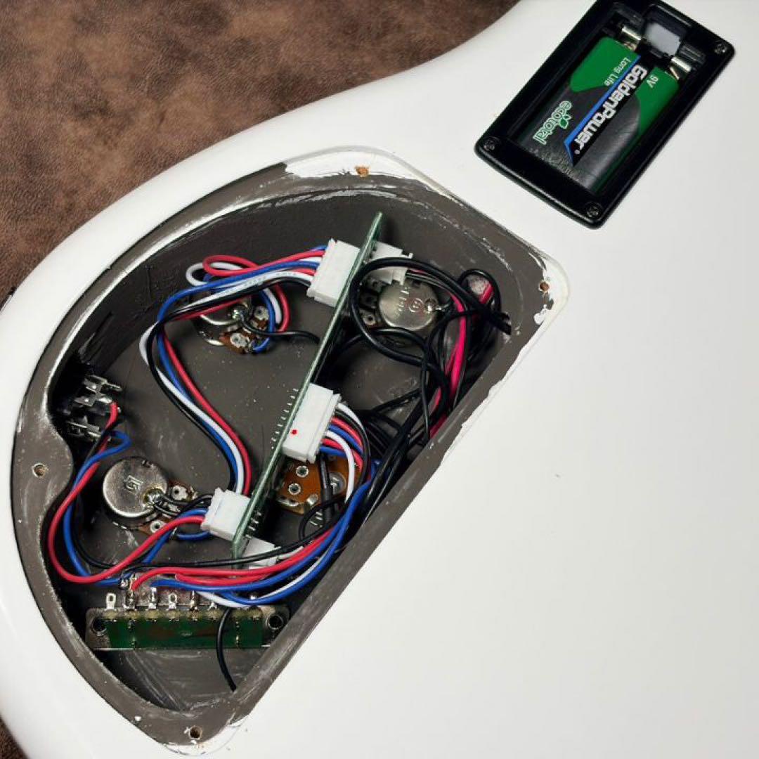 YAMAHA / TRBX304 エレキベース 純正ソフトケース、ストラップ付き