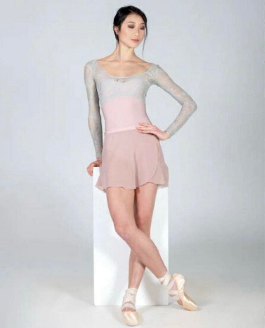 新品同様　値下げ　デラロミラノ　dellalo milano レオタード　L