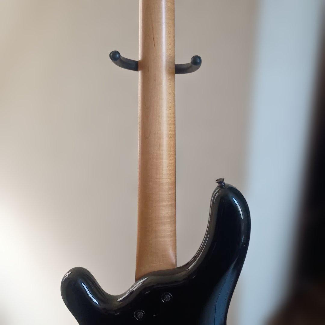 フェルナンデス　エレキベース 　ブラック 虎杢ネック