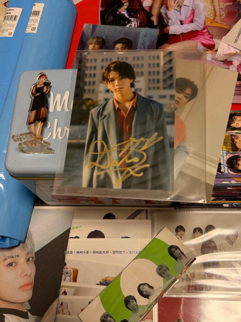 大量アイドル　写真 / トレカ / ステッカー　まとめて売り