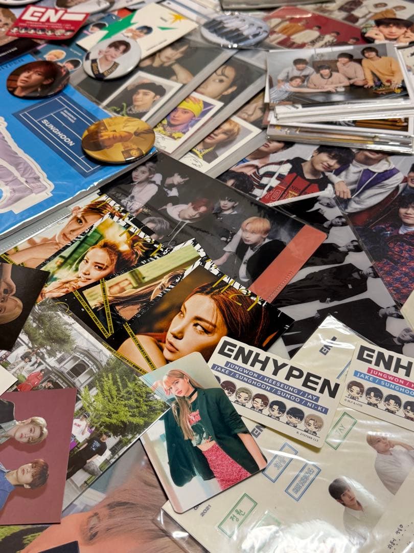 大量アイドル　写真 / トレカ / ステッカー　まとめて売り