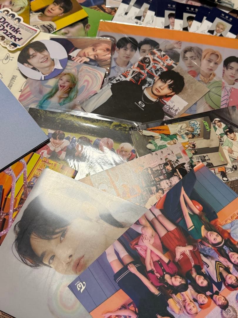 大量アイドル　写真 / トレカ / ステッカー　まとめて売り