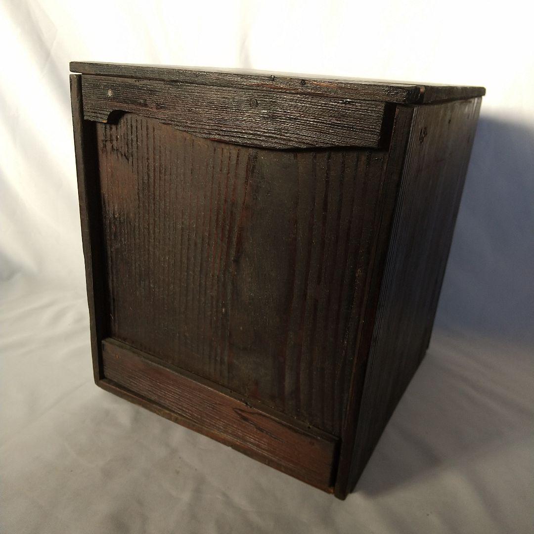 漆器　三段重箱　安政5年？　 黒地に金色の植物模様　やや傷あり