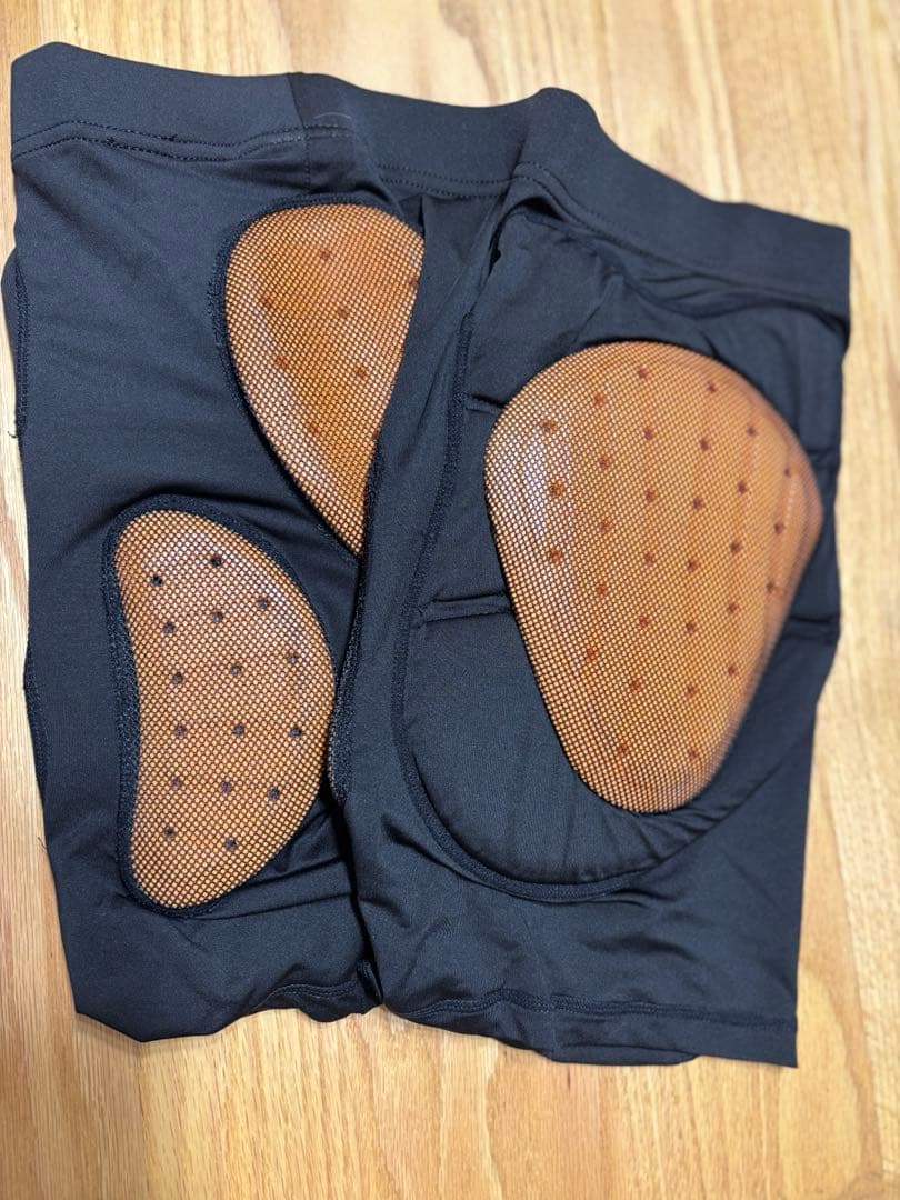 BURTON パッド付きインナー　ショートパンツ