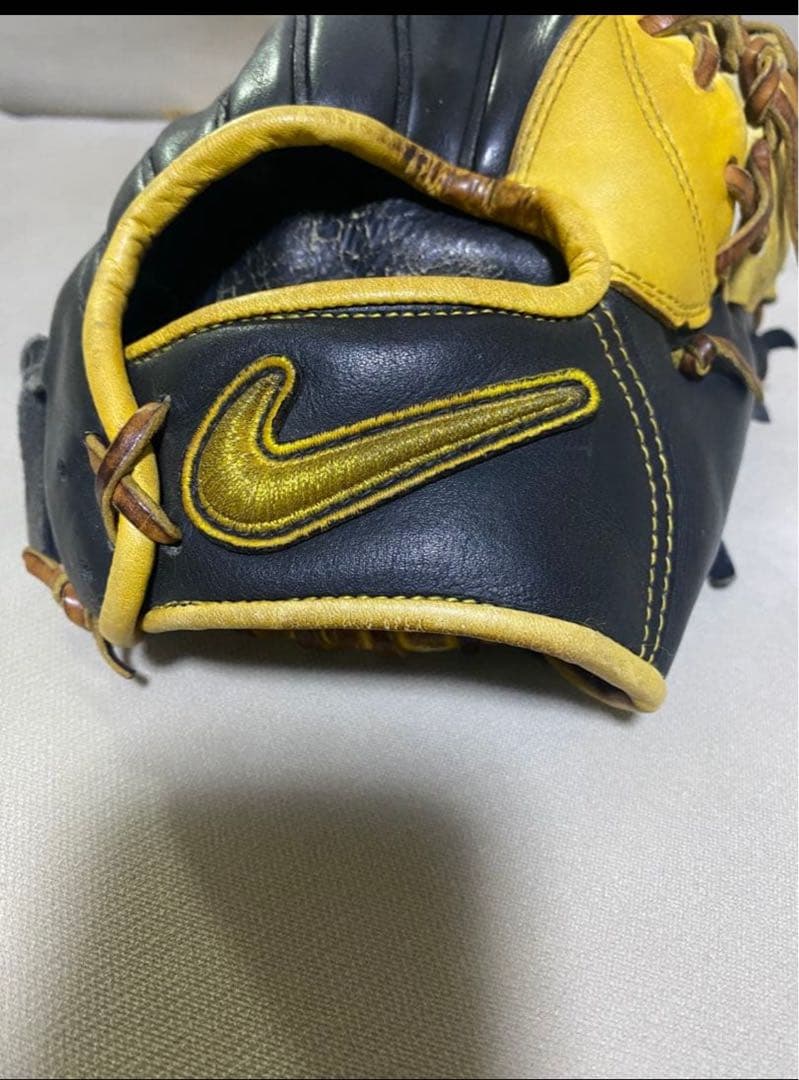 レア　NIKE硬式用オーダーグラブ