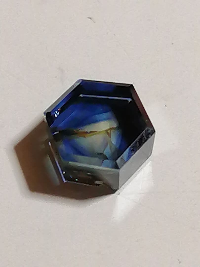 ベトナム産バイカラーサファイア