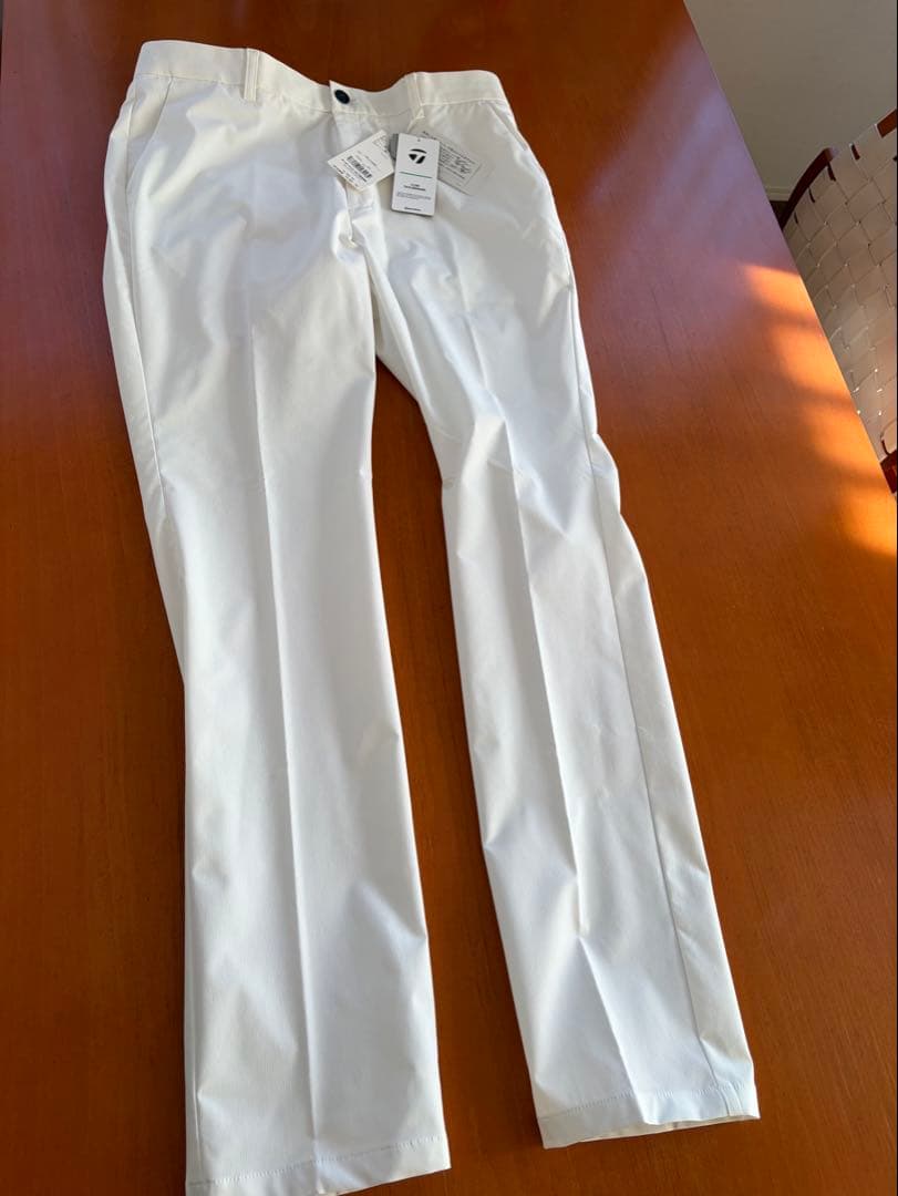 【新品】テーラーメイドゴルフパンツ　春夏　LL　定価￥１５４００（税込）