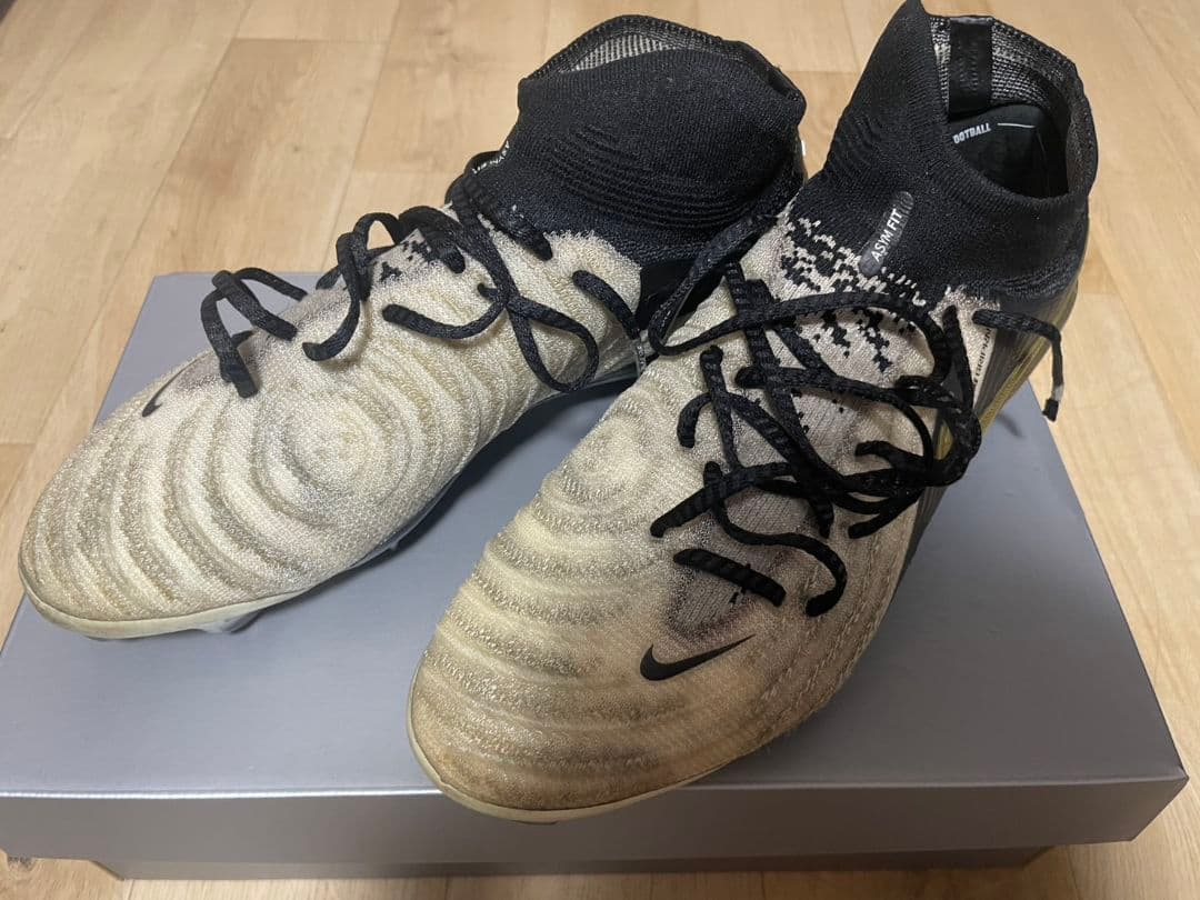 NIKE Phantom Luna サッカーシューズFGソール