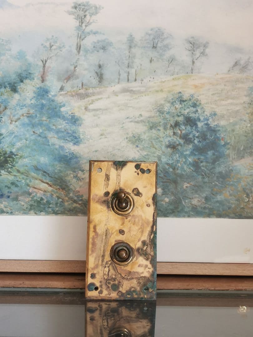 英国製アンティーク 電気トグルスイッチ 真鍮プレート ジャンク オブジェ 鑑賞用