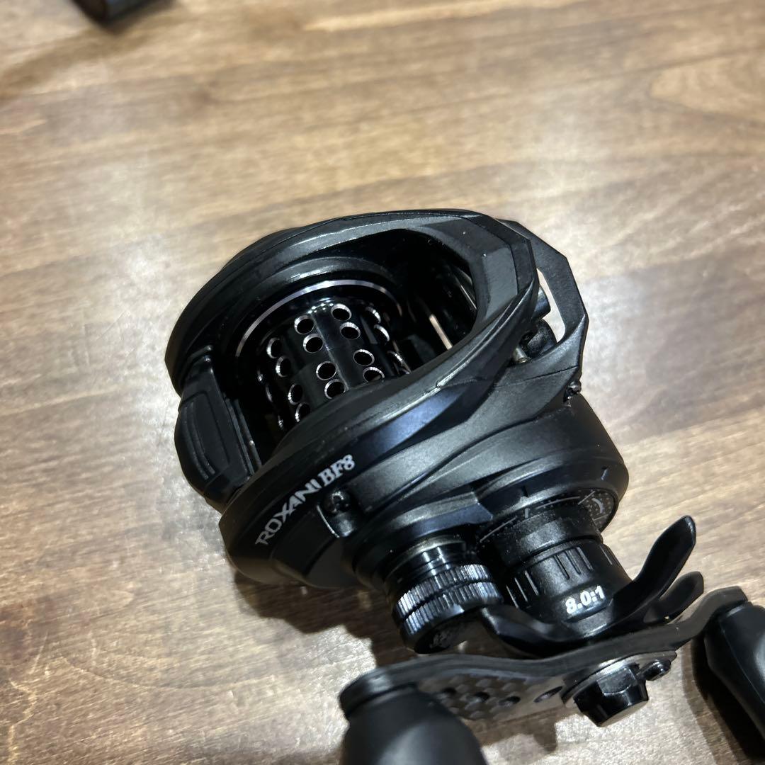 専用！美品　アブガルシア　ロキサーニBF8　リール 右ハンドル