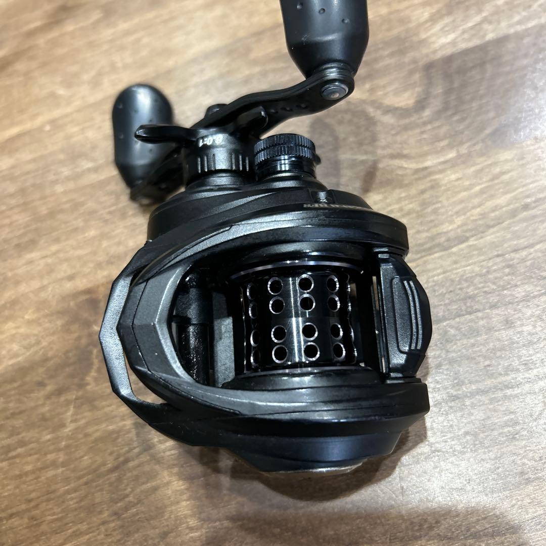 専用！美品　アブガルシア　ロキサーニBF8　リール 右ハンドル