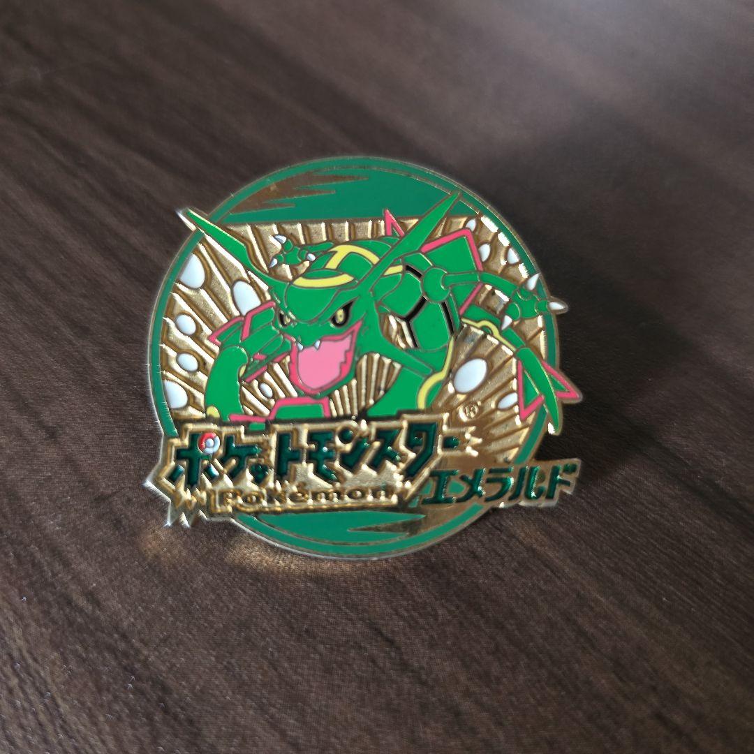 ポケモンセンター 2004 ピンバッジ エメラルド