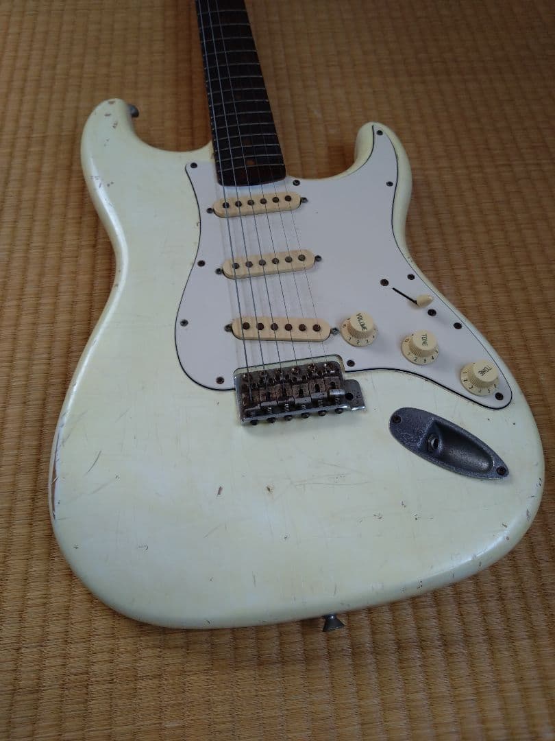 価格交渉ご自由に!ストラトキャスター　レリック　ホワイト