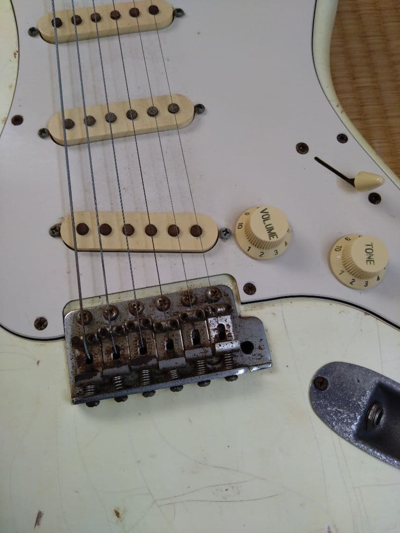 価格交渉ご自由に!ストラトキャスター　レリック　ホワイト