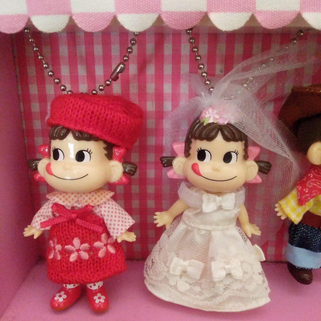 ペコちゃん不二家人形セット:ドールケース、コレクション、ウエディング、うさぎ、