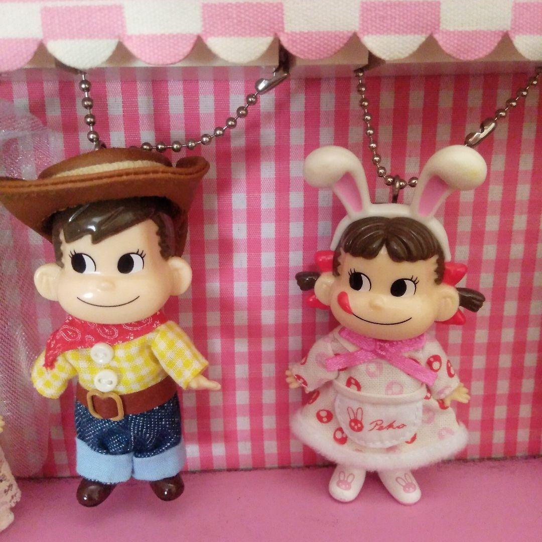 ペコちゃん不二家人形セット:ドールケース、コレクション、ウエディング、うさぎ、