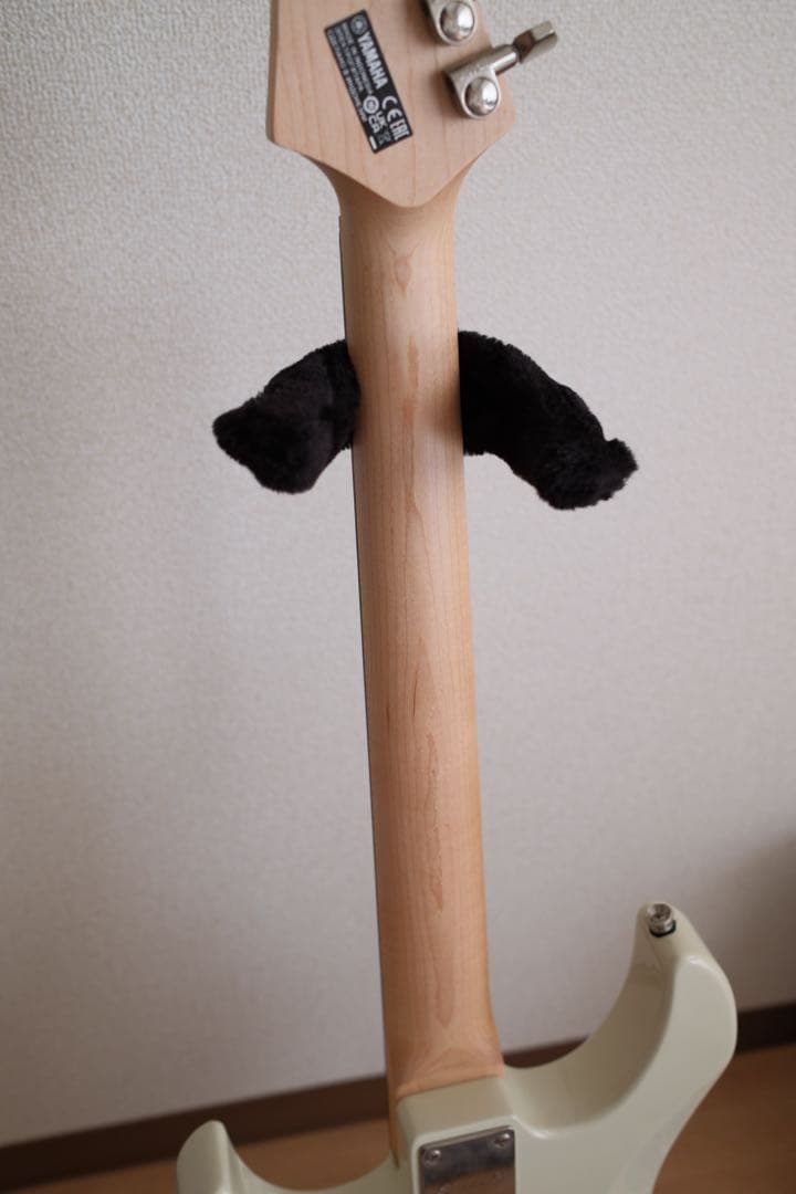 YAMAHA PACIFICA 311ホワイト エレキギター(ギターケース付き)