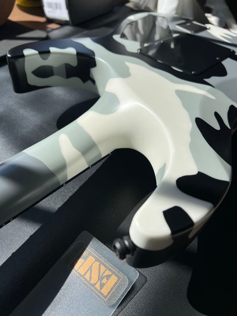 ギター E-II M-II NECK THRU Urban Camo L/H LEFTY