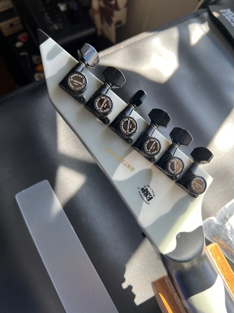 ギター E-II M-II NECK THRU Urban Camo L/H LEFTY