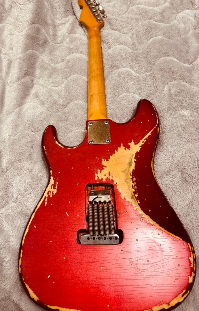 レッドエレキギター ヴィンテージ風