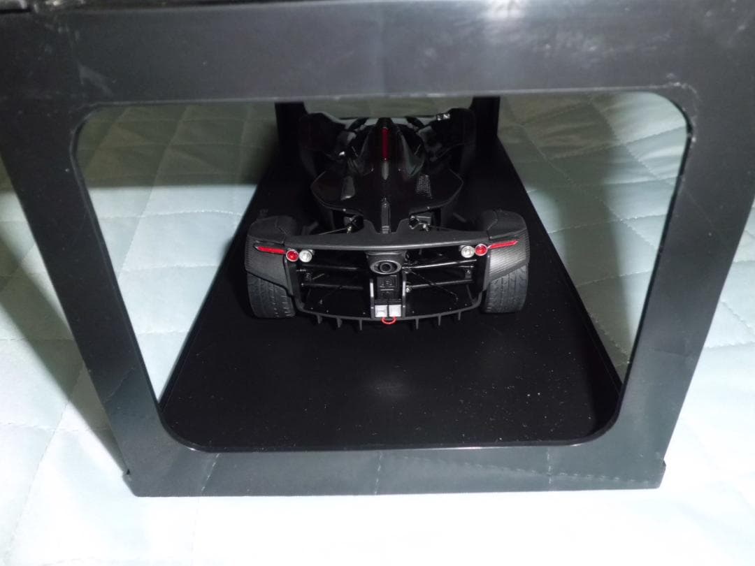 【現状品】オートアート1/18 BAC Mono ブラックメタリック