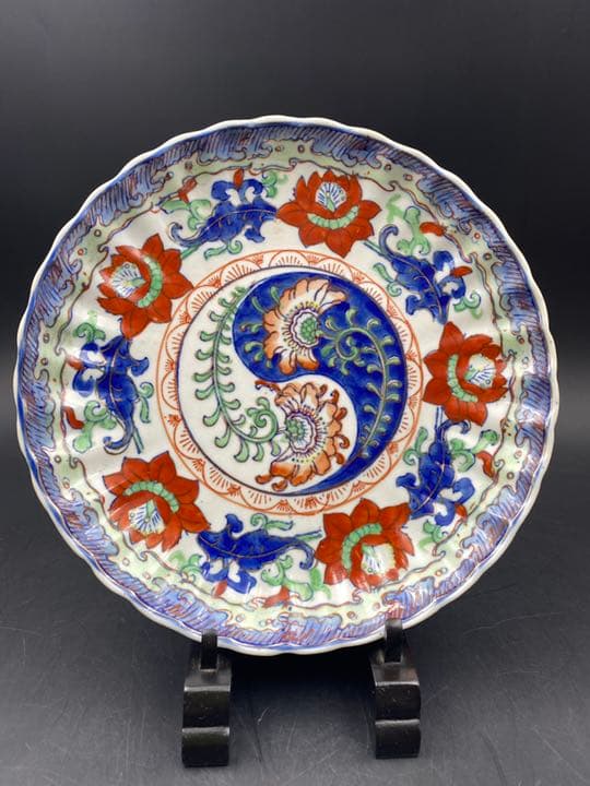 古伊万里　大明永楽　色絵　輪花　七寸皿　陰陽　蓮花