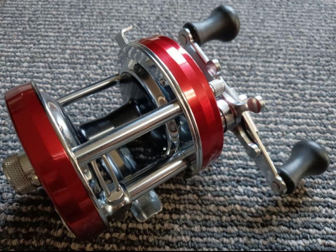 アブガルシア Abu Garcia アンバサダー5501C レッド