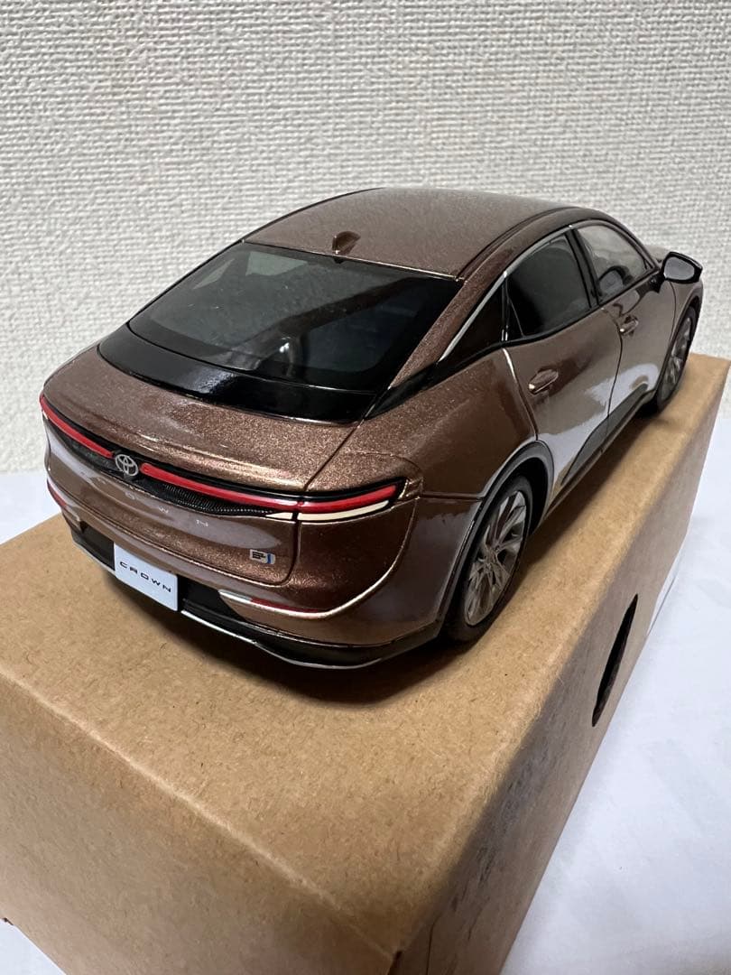【非売品】 トヨタ CROWN 1/30 スケール ミニカー
