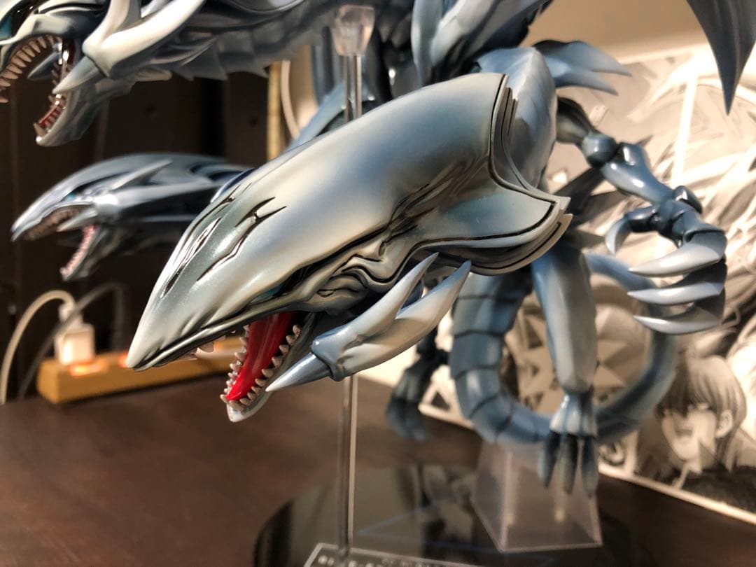 青眼の究極竜 フィギュア あみあみ×AMAKUNI